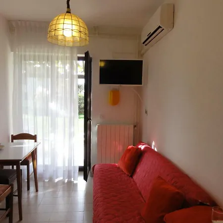 Apartment And Cozy Ferry In