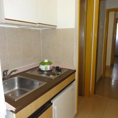 And Cozy Ferry In Apartment *