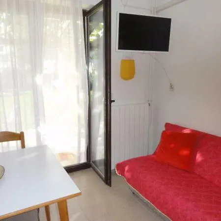 Apartment And Cozy Ferry In