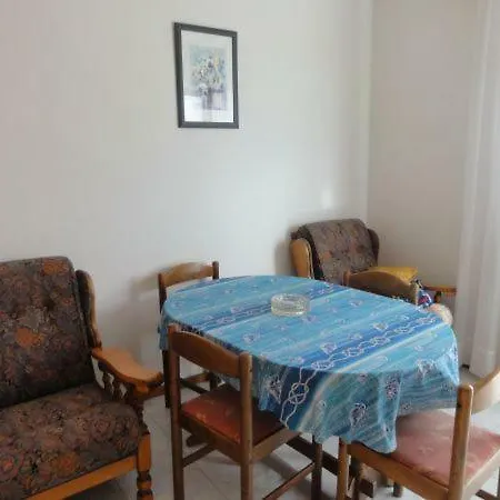 And Cozy Ferry In Apartment
