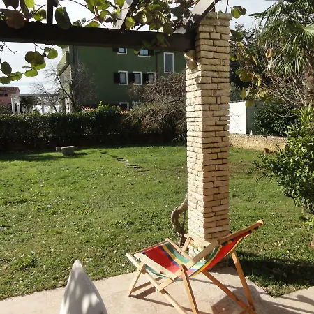 דירה And Cozy Ferry In