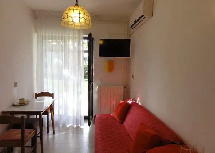 아파트 And Cozy Ferry In