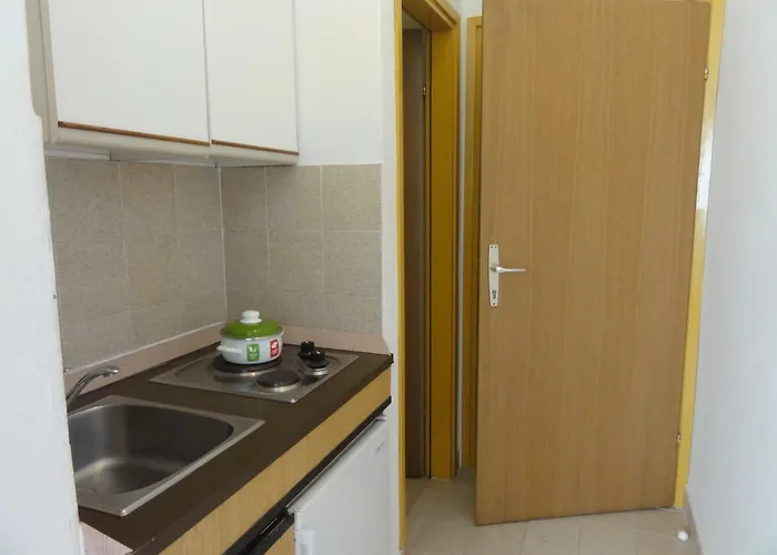 Appartement And Cozy Ferry In *