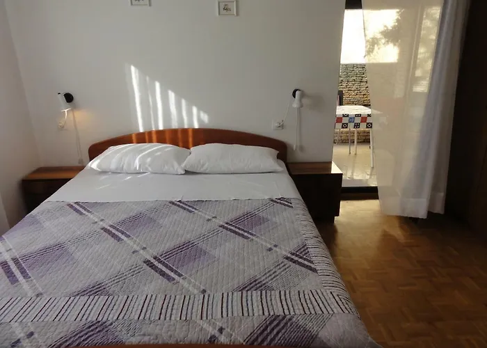 아파트 And Cozy Ferry In