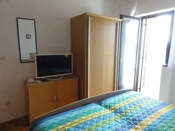 아파트 And Cozy Ferry In